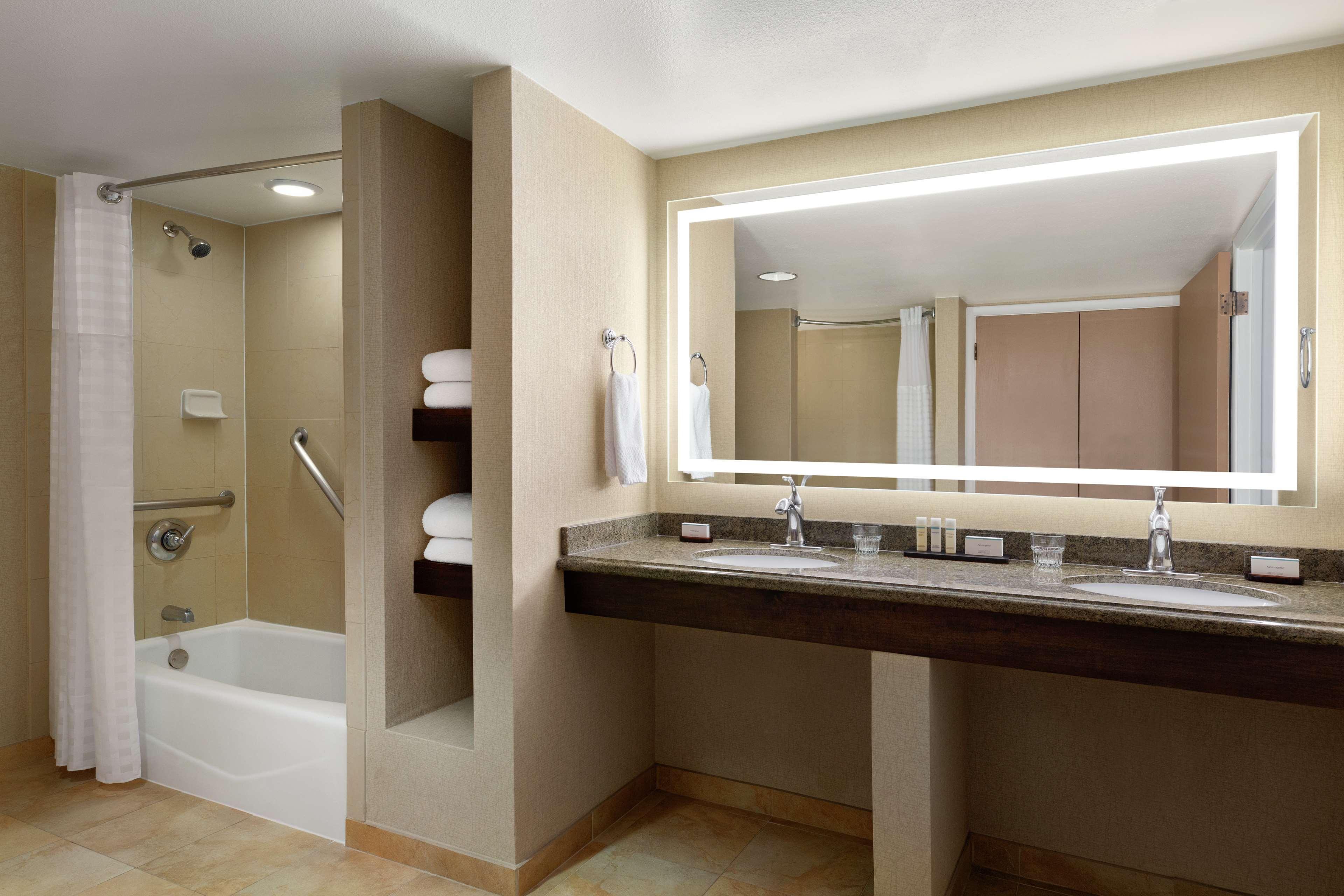Embassy Suites By Hilton Phoenix Tempe Εξωτερικό φωτογραφία
