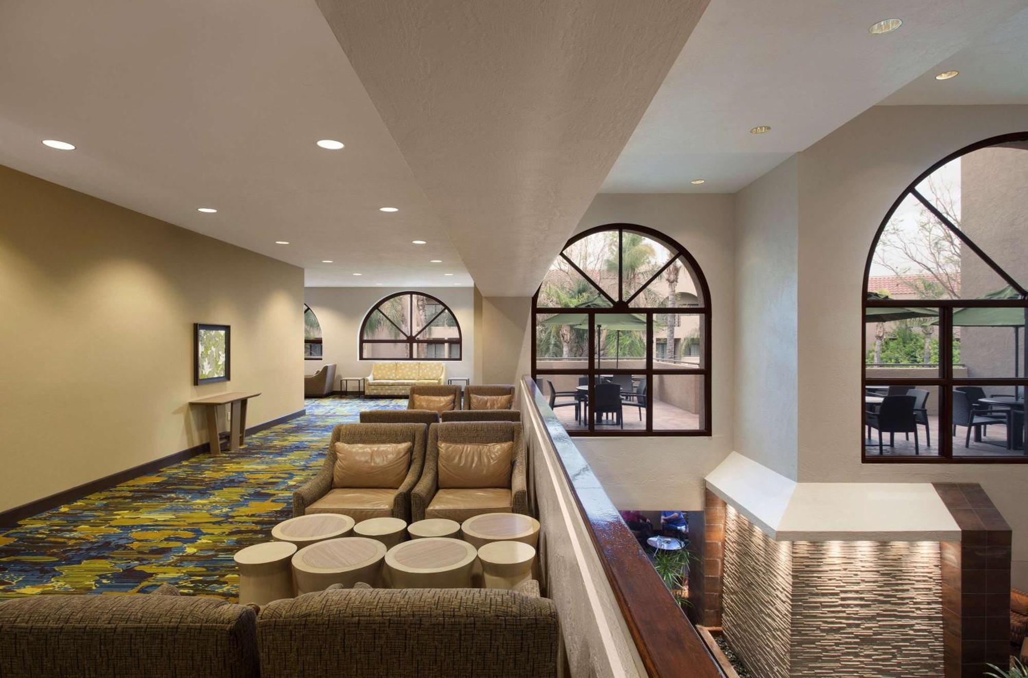 Embassy Suites By Hilton Phoenix Tempe Εξωτερικό φωτογραφία